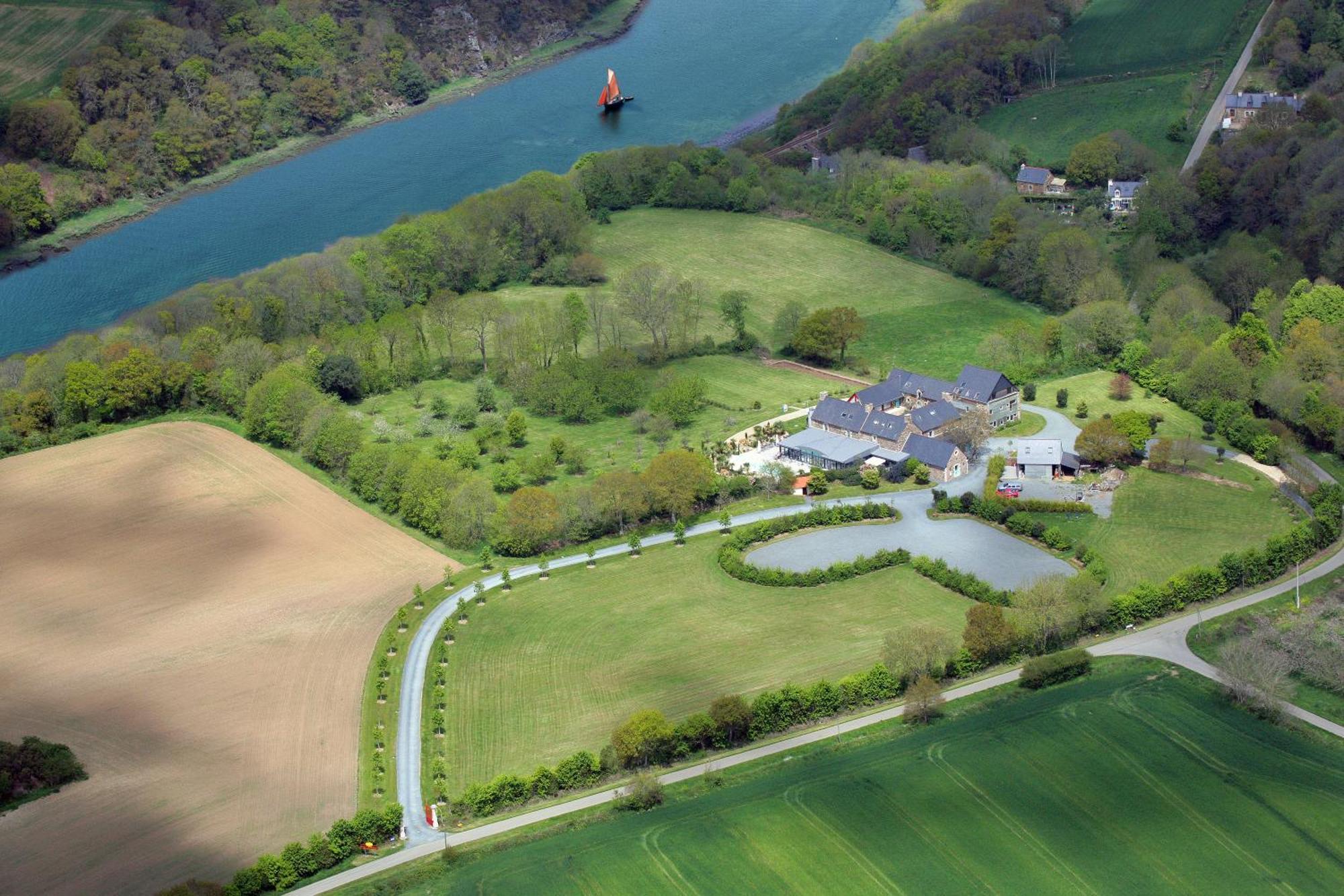 Domaine De Kermodest Hotel Quemper-Guézennec Exterior photo