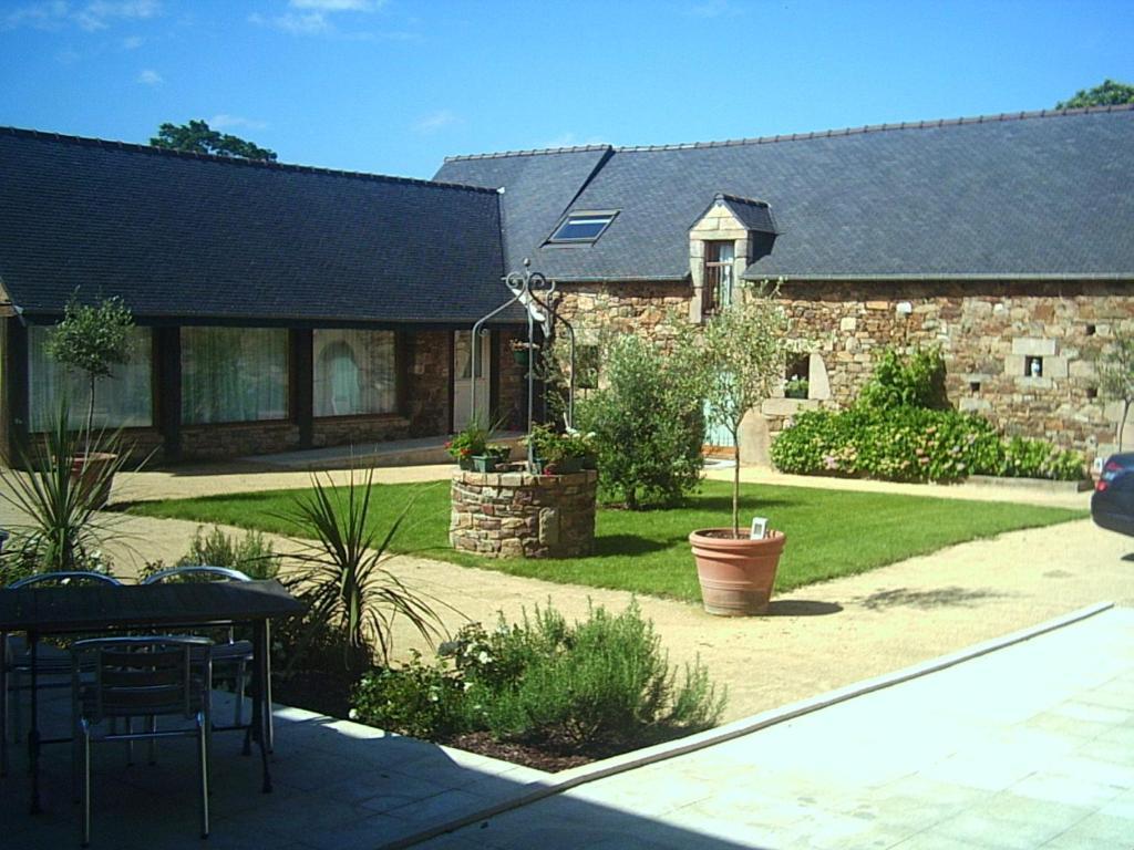 Domaine De Kermodest Hotel Quemper-Guézennec Exterior photo