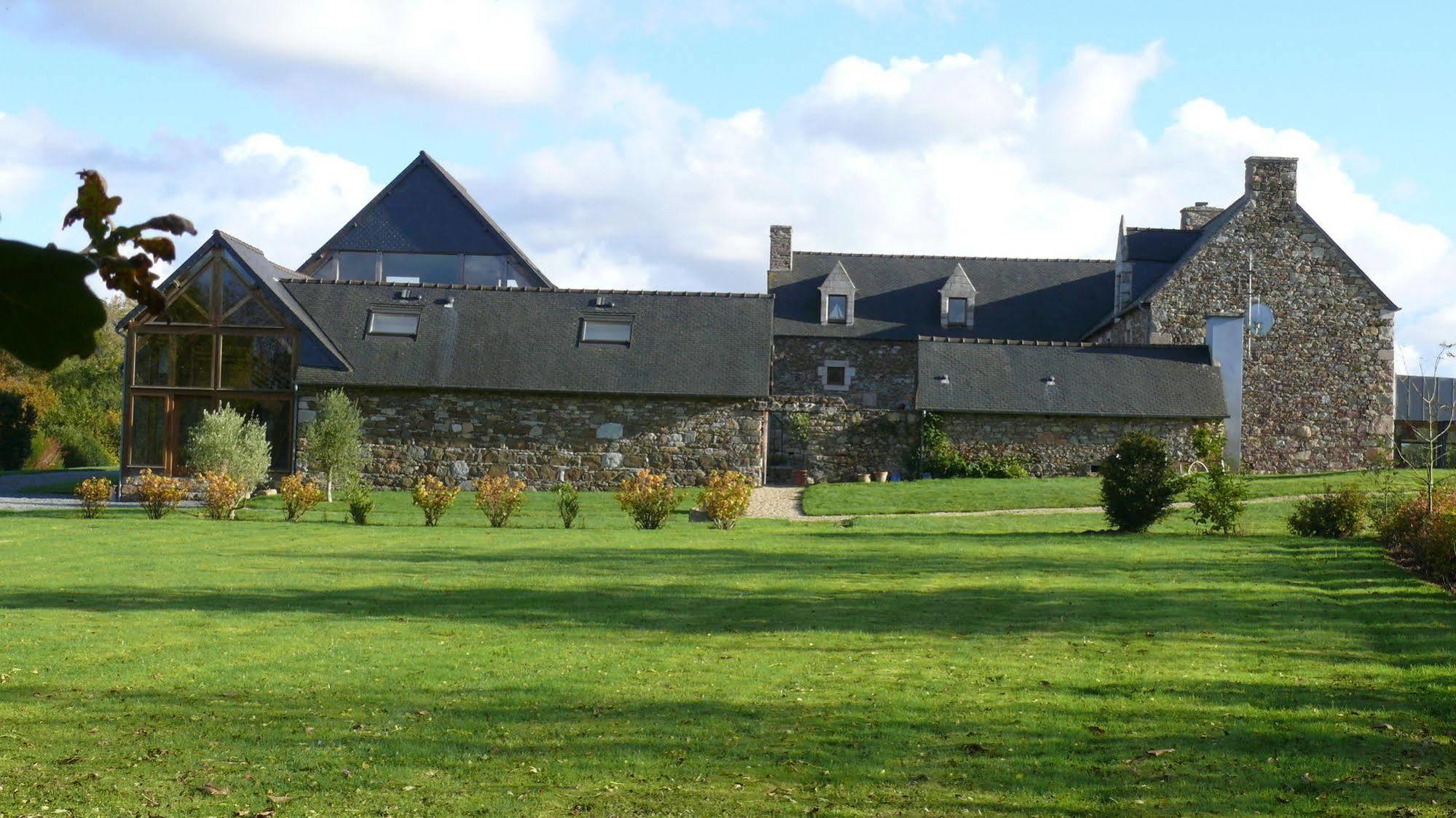 Domaine De Kermodest Hotel Quemper-Guézennec Exterior photo